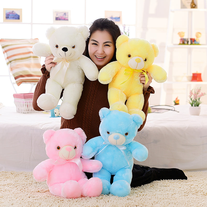 Toutes les couleurs disponibles pour la peluche veilleuse en forme d'ourson lumineux