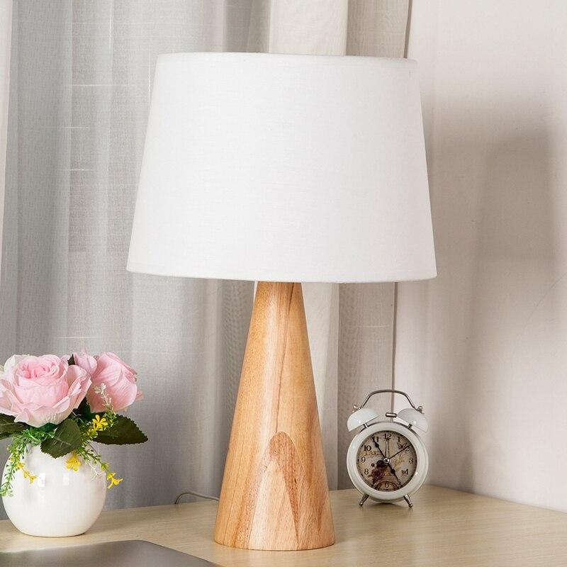 Lampe Chevet Bois Blanc - Une lampe de chevet en bois blanc pour une décoration intérieure élégante