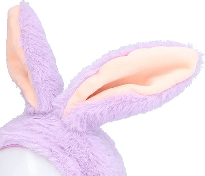 Zoom sur les oreilles de la peluche veilleuse en forme de lapin violet pour bébé