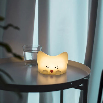 Veilleuse en forme de bébé chat lumineux avec lumière activée