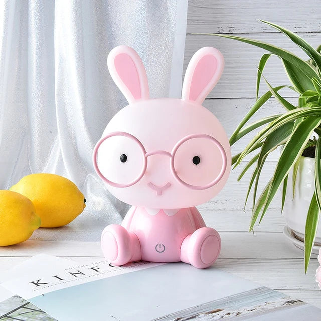 Veilleuse bébé lapin à lunette rose vue de face